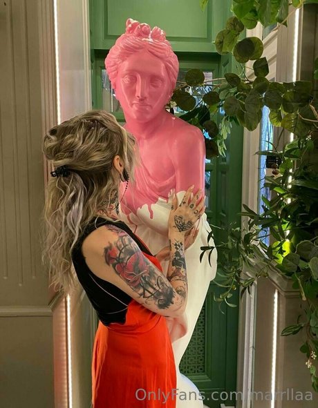 marrllaa nudes model picture