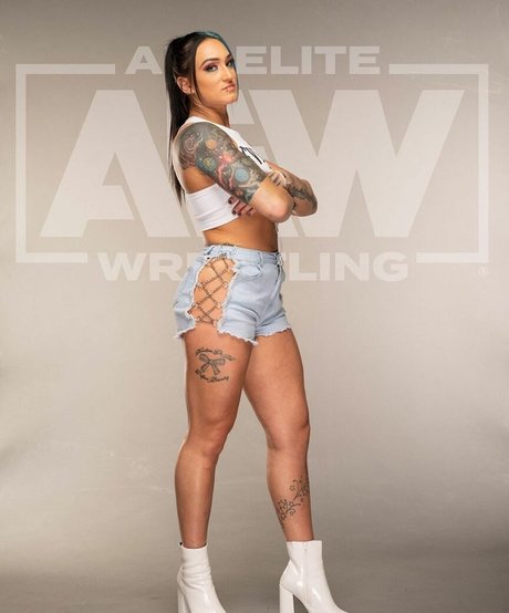 Kris Statlander nudes model galleries