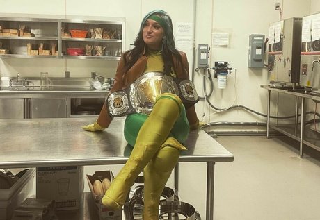 Kris Statlander best star pic