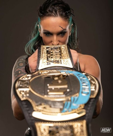 Kris Statlander pornstar top photo