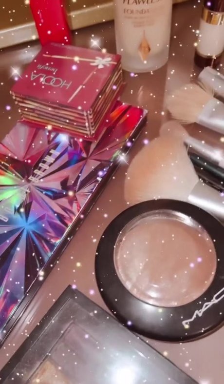 curly hair teen onlyfans hot naked pictures