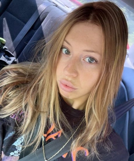 lolcaughtureye pornstar high quality pics