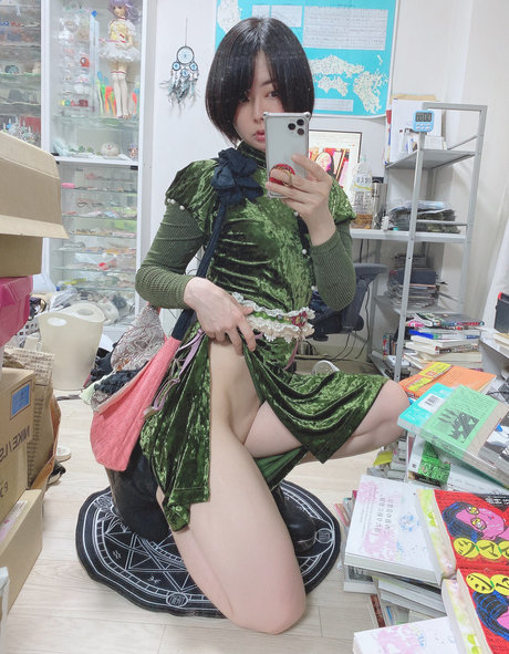Iiniku Ushijima erotic model picture