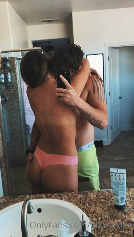 Ariana Lee Bonfiglio star naked picture