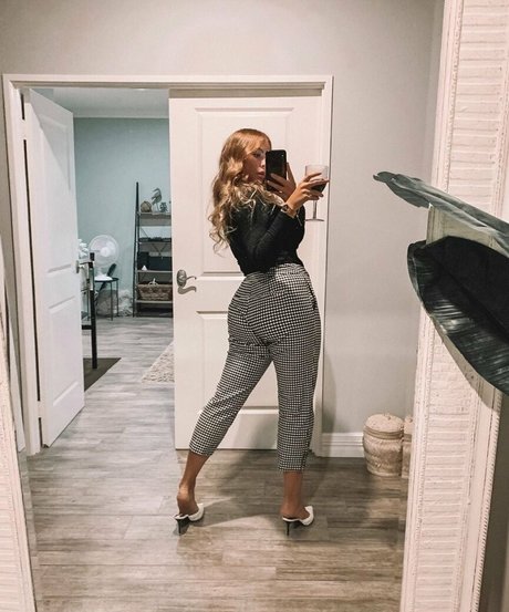 milf strip onlyfans art nude photos