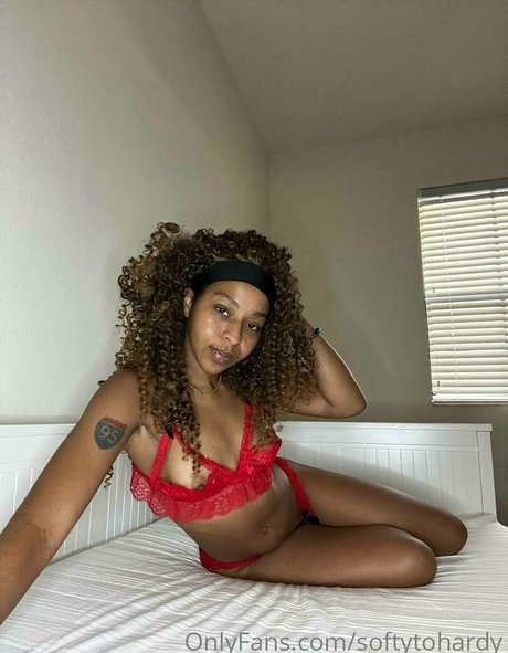 ohsosofti model nude photo