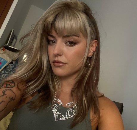 curly hair teen onlyfans free sexy photos