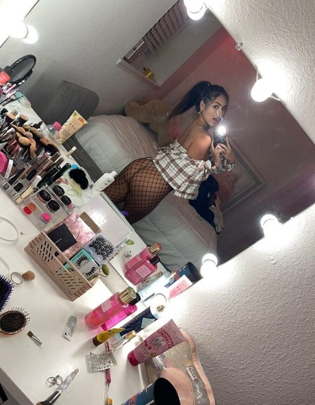 beautiful face onlyfans naked photos