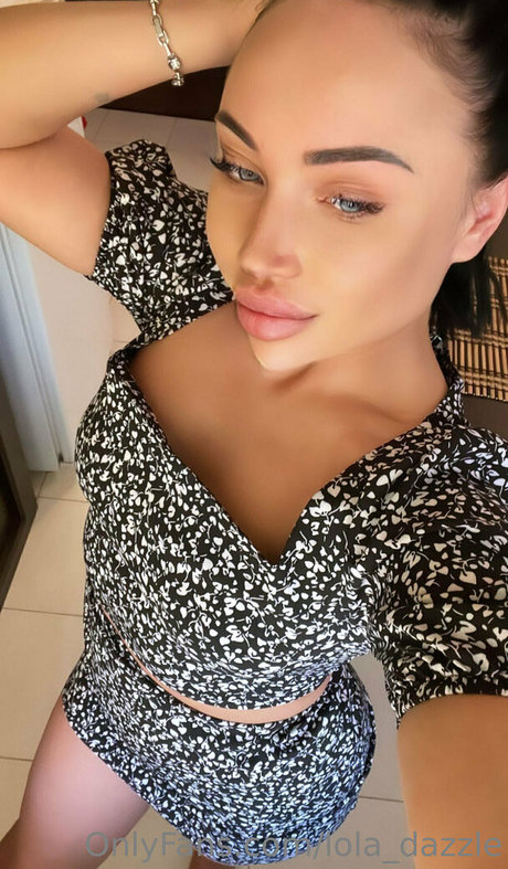 lola dazzle model nudes pics