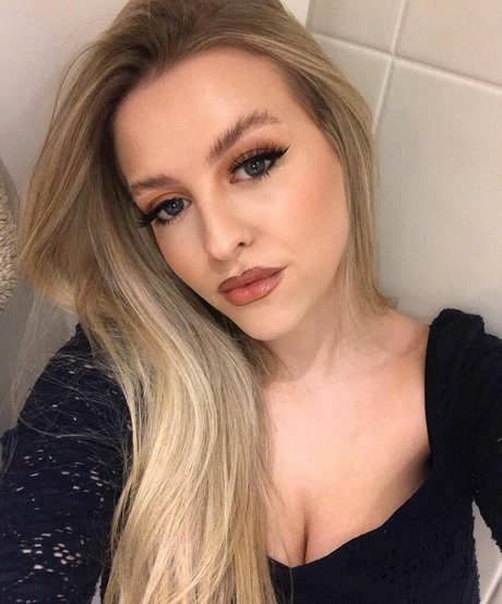 Amber Rose Brightman hot pornstar photos