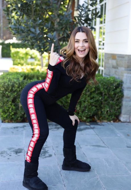 Rosanna Pansino star pretty photo