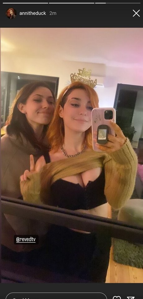 pool threesome onlyfans free nude gallery