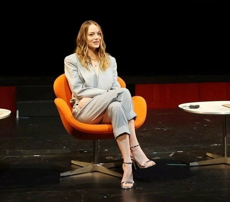 Emma Stone pornographic actress pictures