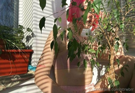 blonde muscle onlyfans sexy image