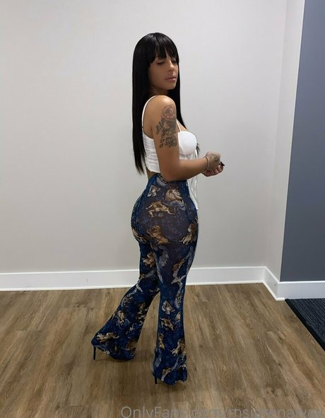 Jasmine Grenaway star hot picture
