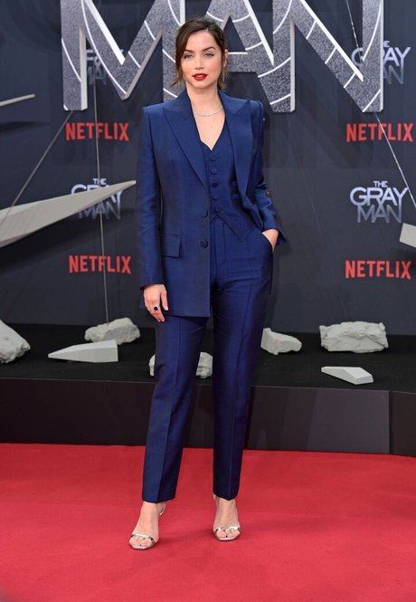 blonde strip onlyfans hot xxx pic