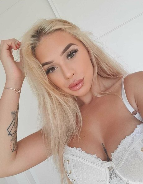 lingerie babe onlyfans hot photos