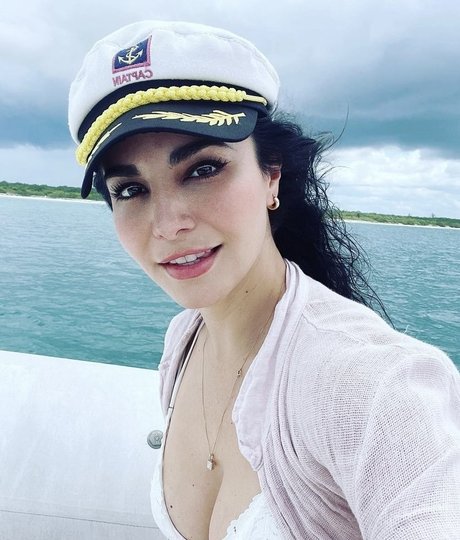Martha Higareda sexy actress picture