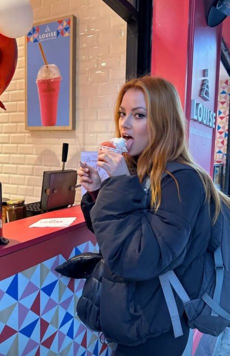 Sophie La Sage hot pornstar pics