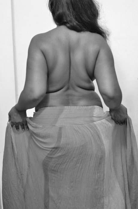 jaanuaunty model photo