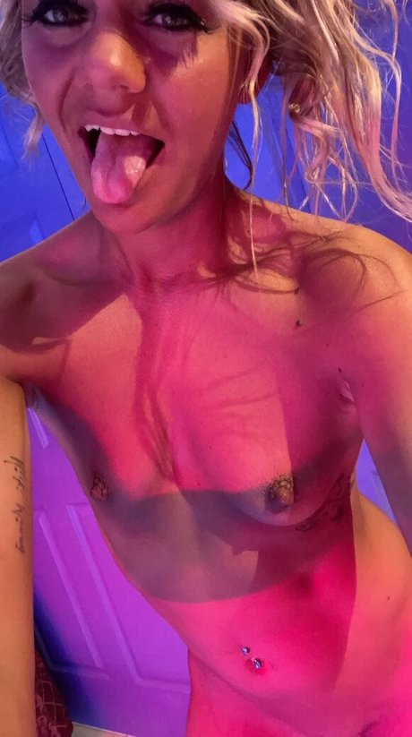 cute teen onlyfans hd image