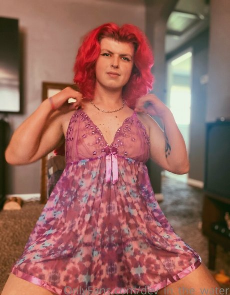 bee on her knees pretty pornstar images