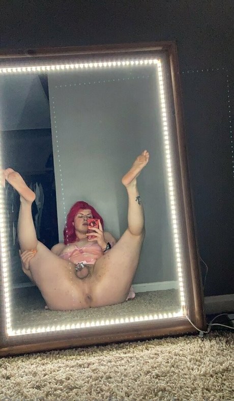 bee on her knees model best img