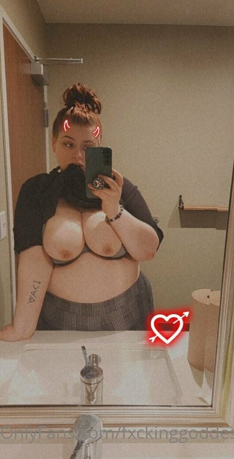 fxckinggoddes porn model pic