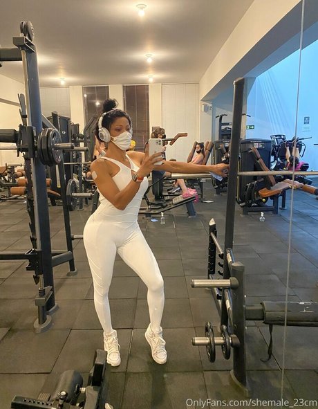 brunette milf onlyfans pornographic images