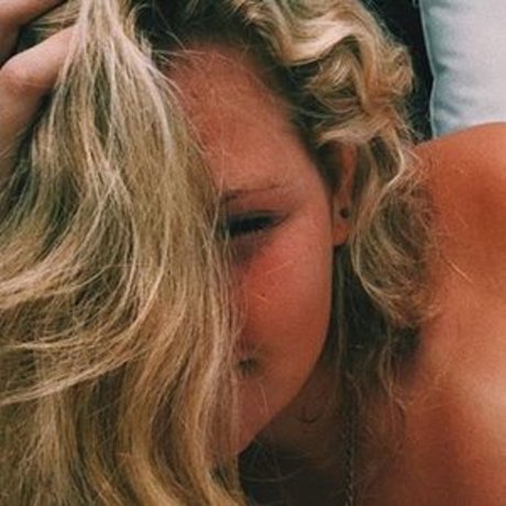 Kyla Deaver model top images