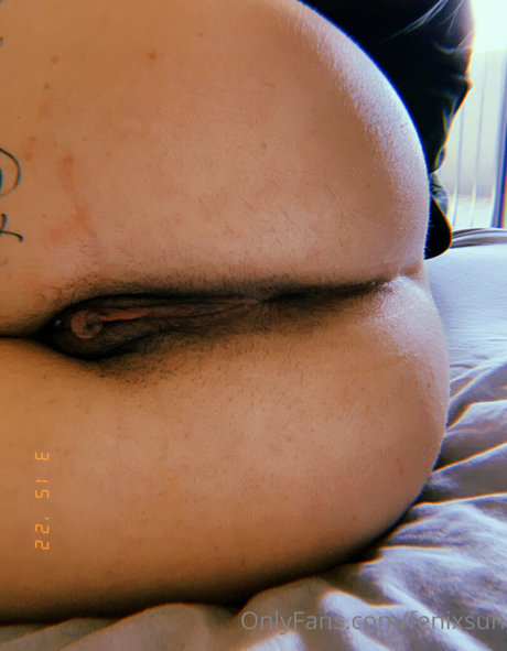 Fenix Sun naked pornstar picture
