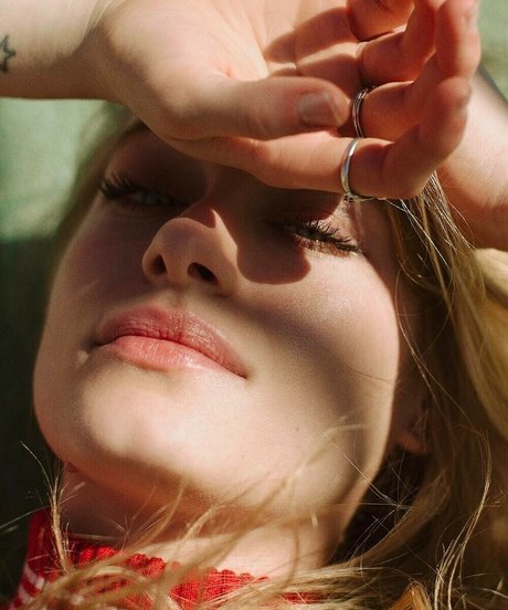 Leven Rambin nude pornstar img