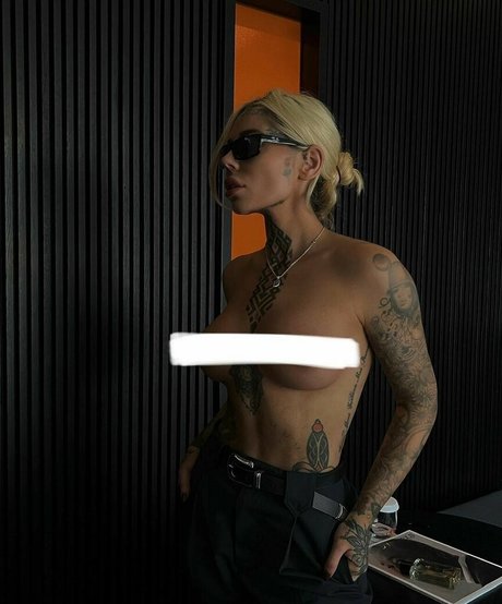 Ellis Cooper model sexy pic