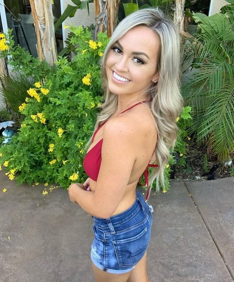 Ashley Freiberg model porn pics