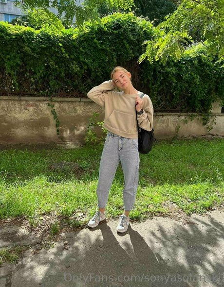 sonyasolanski adult star image