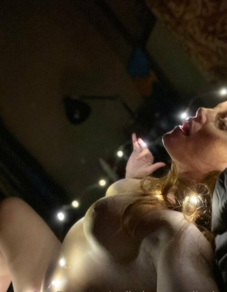 redhairextraordinaire naked model pic