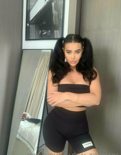 missscarletrose art model pics