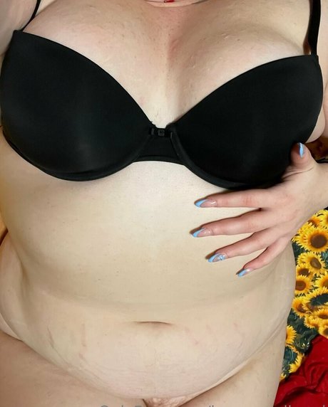 heresaredhead model exclusive images