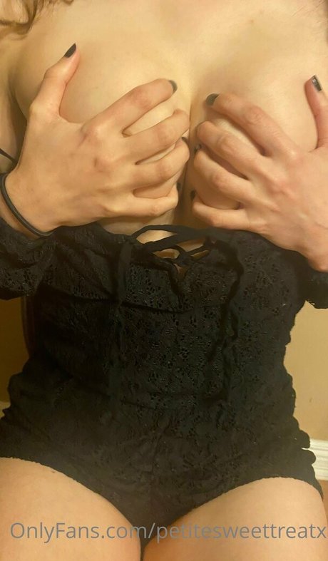 petitesweettreatx pornstar erotic images