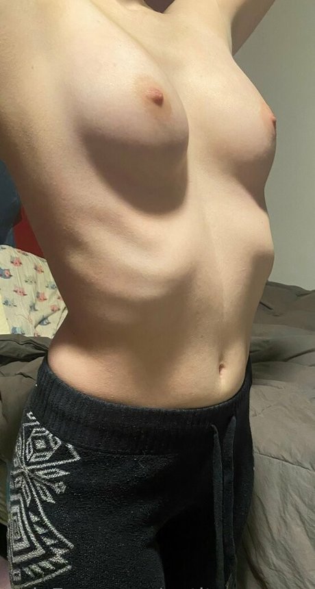 petitesweettreatx sexy pornstar picture