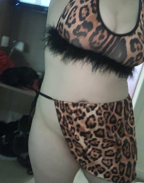 cute babe onlyfans top pics