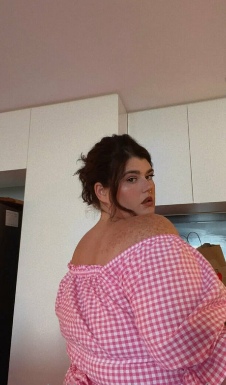 xxlbbw exclusive actress photos