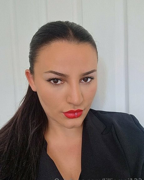 lilliemai123 pornstar adult image