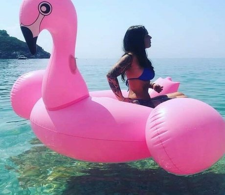 Francesca Vicari naked actress pics