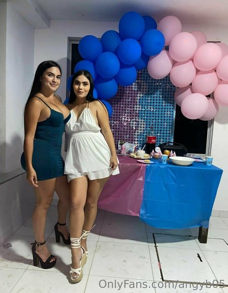 angyb05 star nude picture