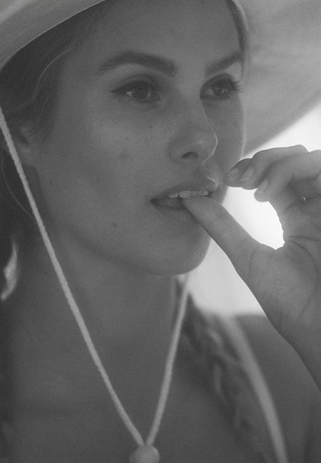 Natalie Roser beautiful star pictures