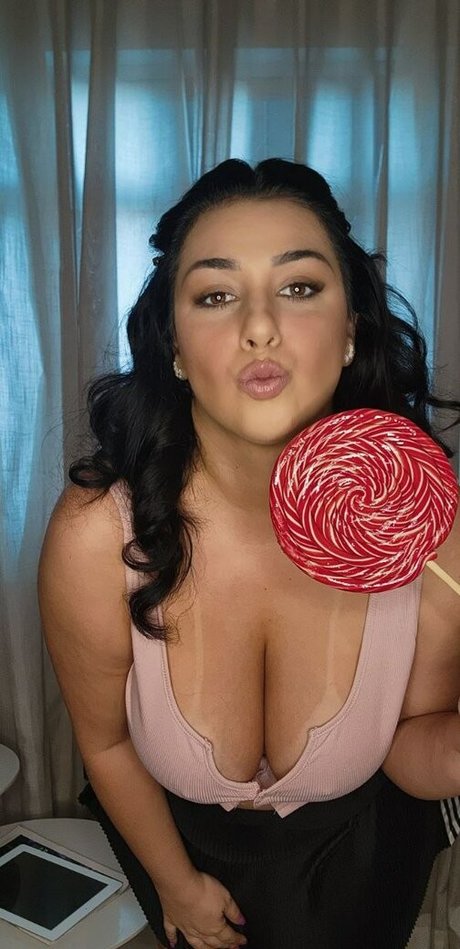 beauty curvy onlyfans pretty gallery