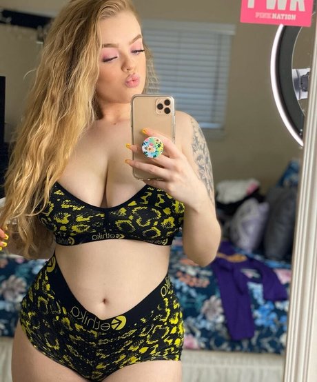 beauty curvy onlyfans hot sexy picture