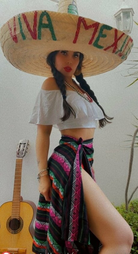 iamfey pornographic model photo