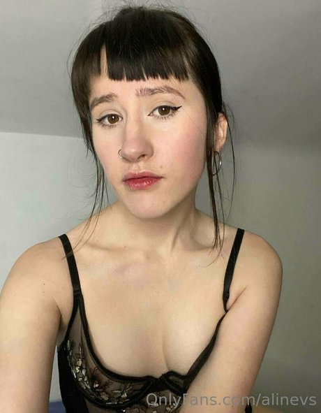 alinevs sex actress pic